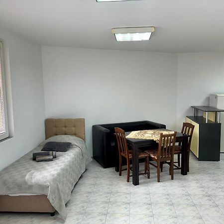 Yuliya'S House Apartment Габрово Екстериор снимка